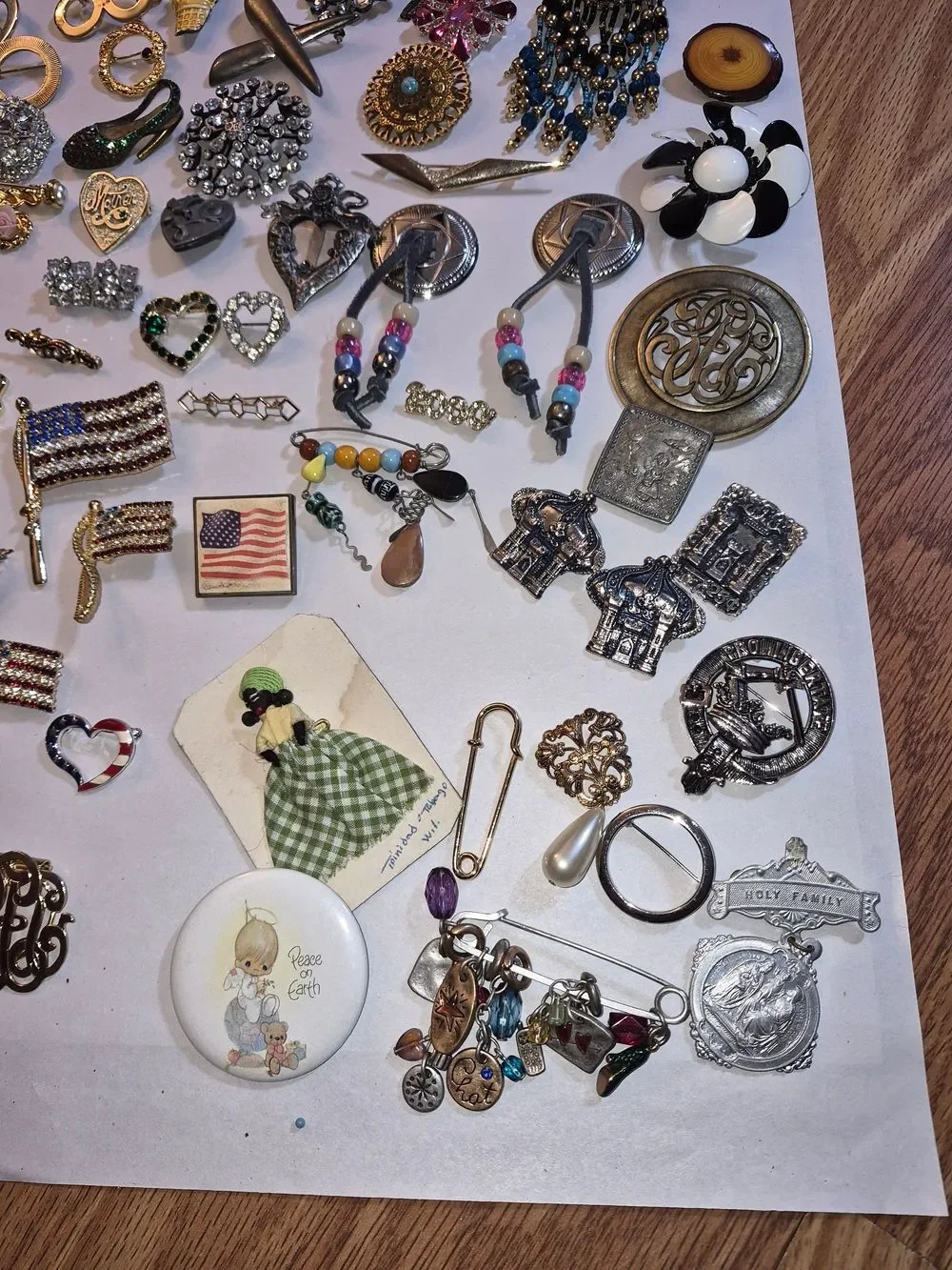 Assorted Vintage Mixed Metal Jewelry Lot - Gold and Silver Tones Lot 2
